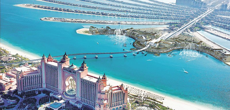 Шикарні готелі, бутіки і ресторани Дубая ваблять багатьох іноземців в свої мережі