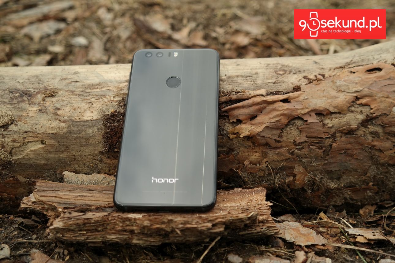 В любом случае, Honor 8 падает на прошлогодний флагман Huawei более оптимально