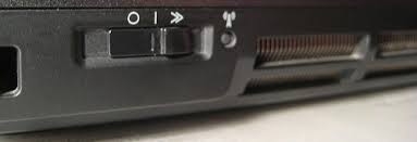 Зазвичай на старих (іноді можна зустріти і на нових) ноутбуках для активації Wi-Fi модуля використовується перемикач, який знаходиться на одній з граней і може являти собою або повзунок, або звичайну кнопку